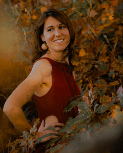 Portrait artistique d’une femme au naturel, en lumière douce — De l’œil de Bey